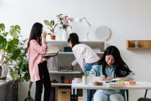 Read more about the article How to Stay Productive Without Feeling Overwhelmed: 12 Simple Habits That Actually Work