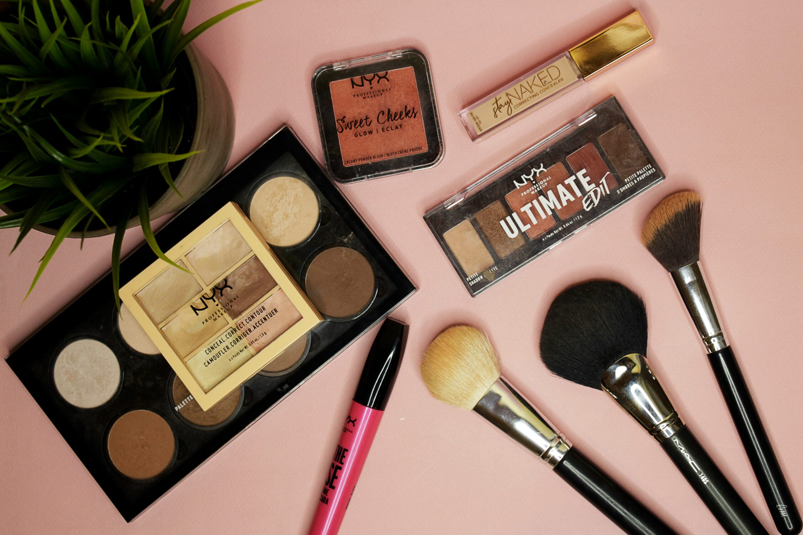 You are currently viewing Beginner Makeup Kit List: Affordable Products Every New Makeup Lover Needs